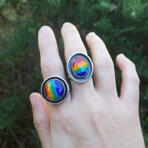 Shadowbox Round Rainbow Ring